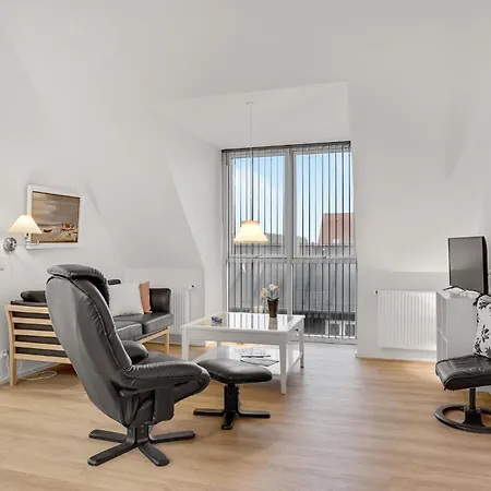 4 Bedroom Cozy In Feriehus *
