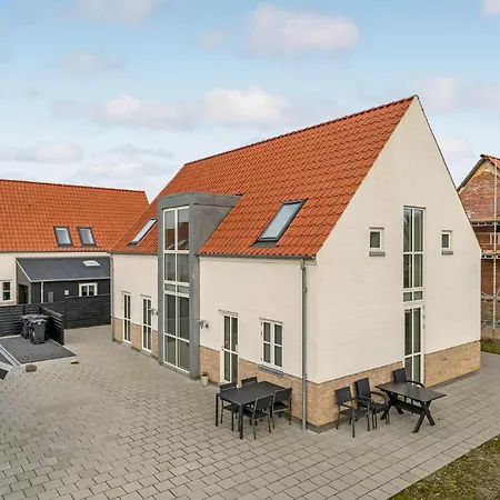 4 Bedroom Cozy In Løkken